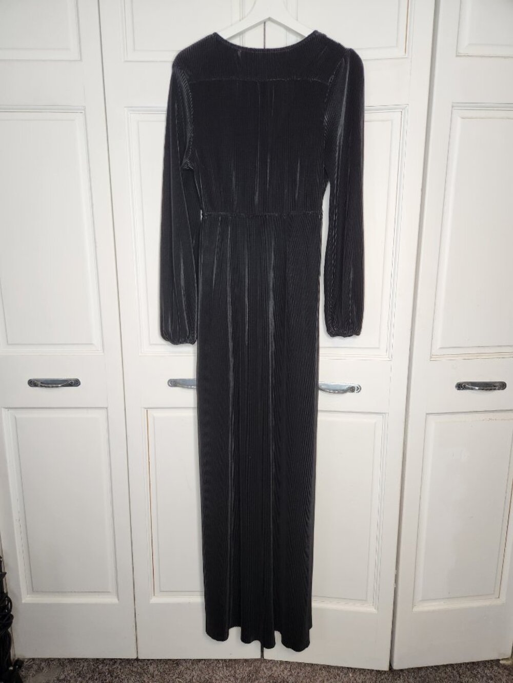 Baltic Born Venus Pleated Maxi Dress Long Sleeve V-neck Medium Black - Picture 10 of 10